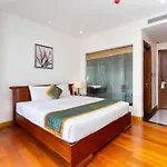 Silk Hong Ha Airport Hotel